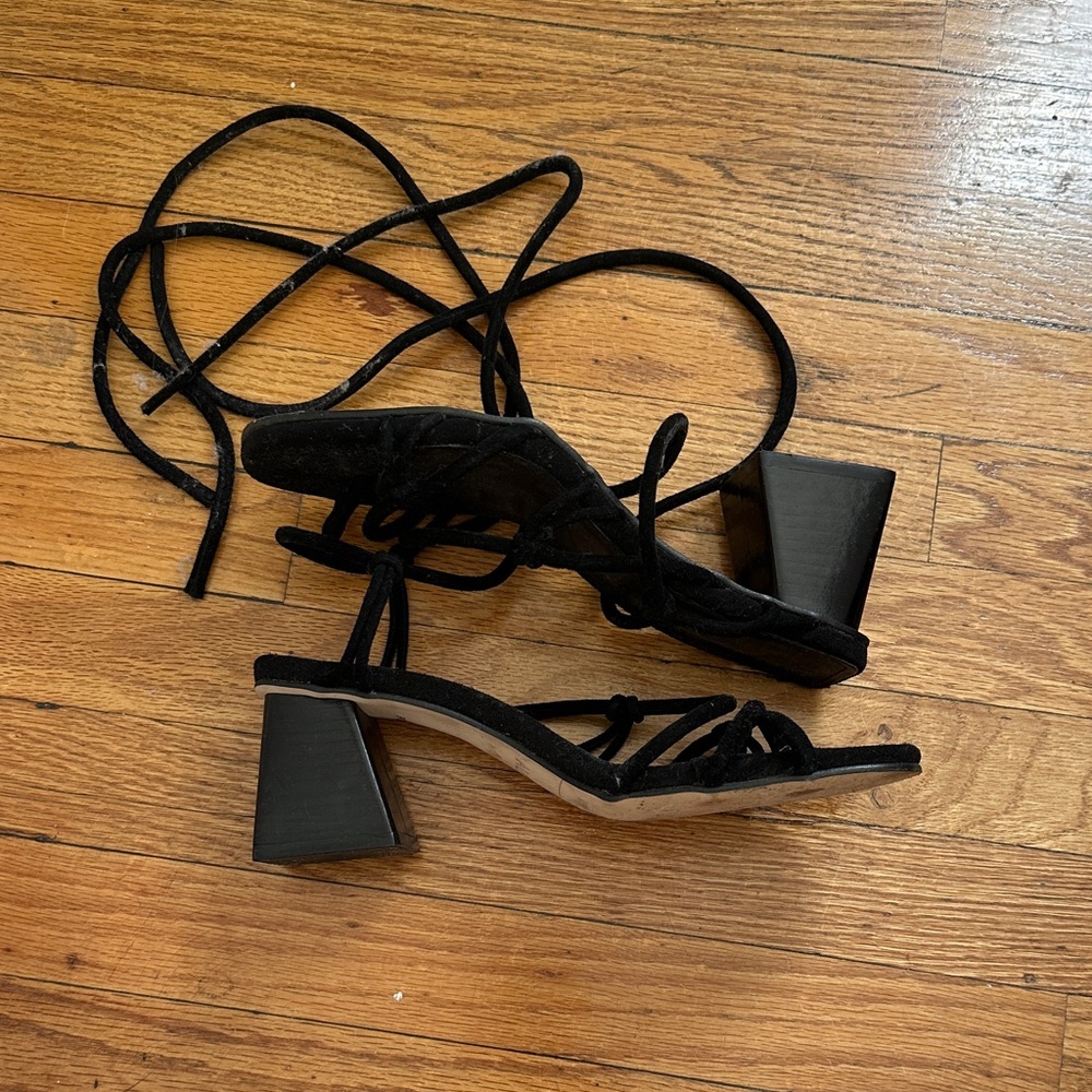 Alohas black strappy heel